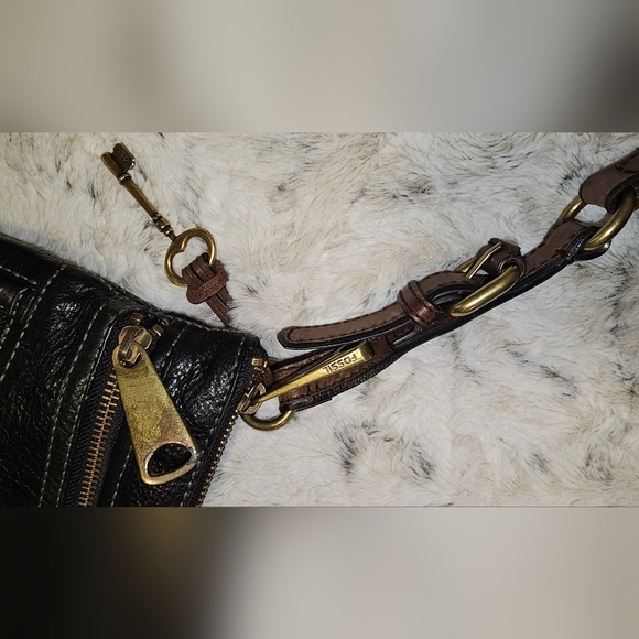 Vintage Fossil Black Pebbled Leather Explorer Triple Zip Black Crossbody Bag - Picture 13 of 13